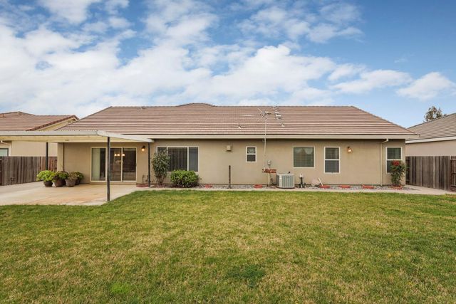 954 Stampede Trl, Galt, CA 95632