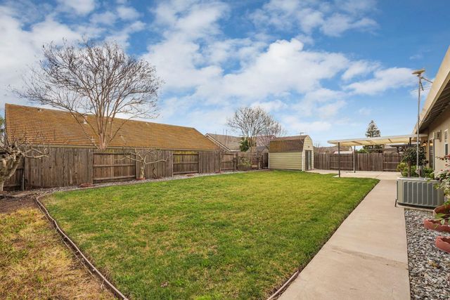 954 Stampede Trl, Galt, CA 95632