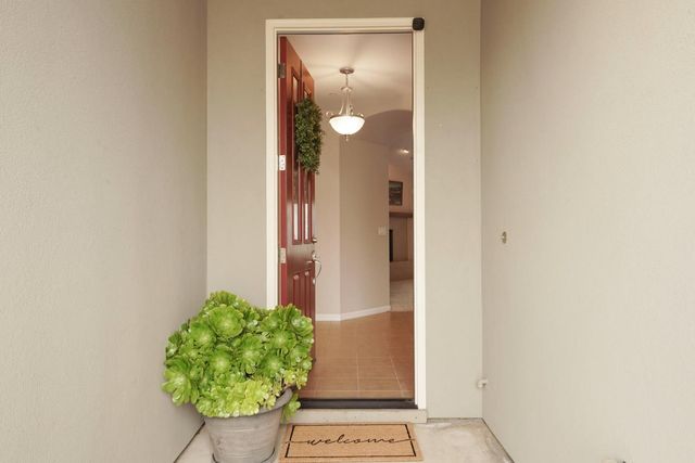 954 Stampede Trl, Galt, CA 95632