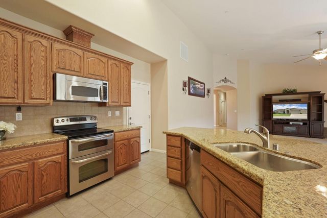 954 Stampede Trl, Galt, CA 95632