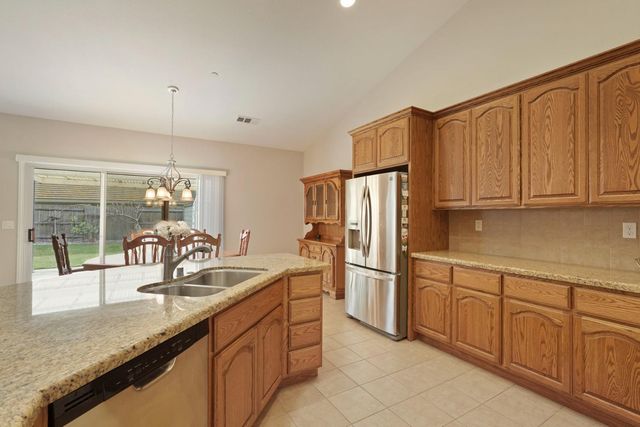 954 Stampede Trl, Galt, CA 95632