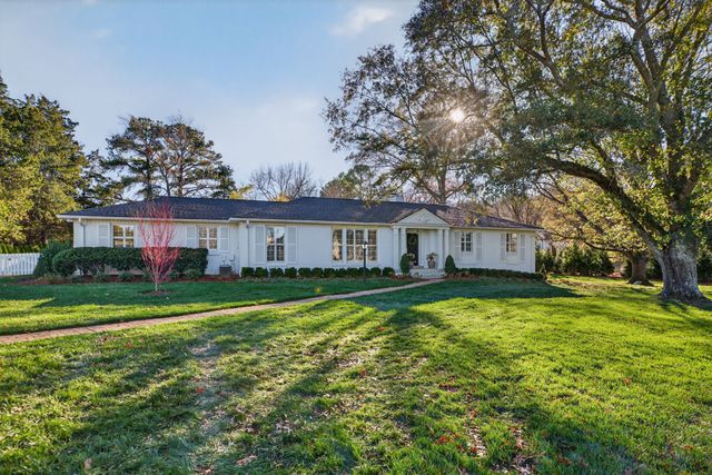 1209 Tyne Blvd, Nashville, TN 37215