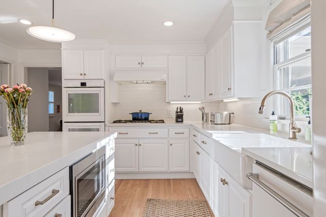 1209 Tyne Blvd, Nashville, TN 37215