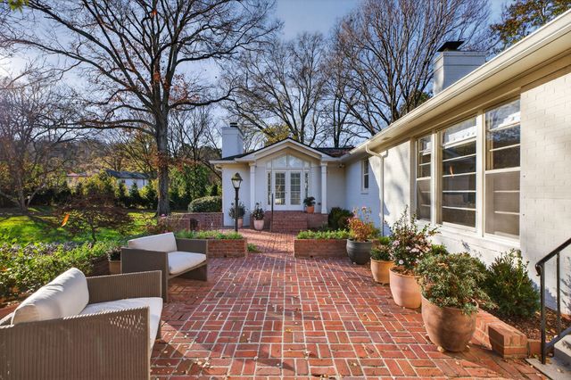 1209 Tyne Blvd, Nashville, TN 37215