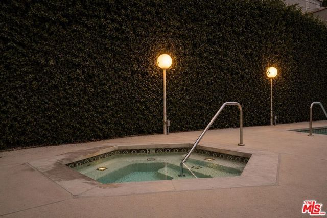 1942 Grace Avenue 217, Los Angeles, CA 90068
