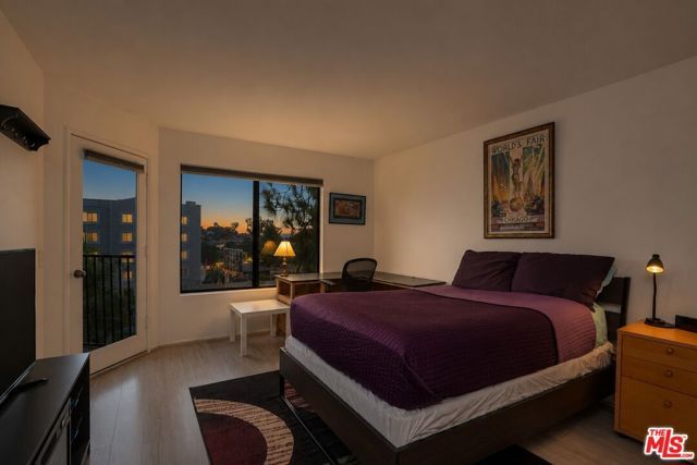 1942 Grace Avenue 217, Los Angeles, CA 90068