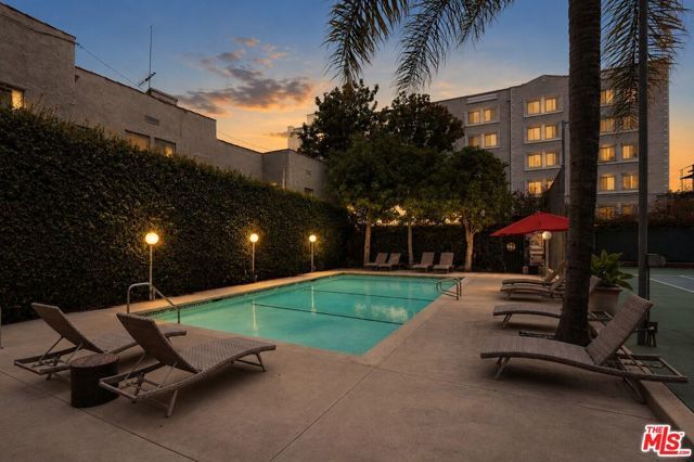 1942 Grace Avenue 217, Los Angeles, CA 90068