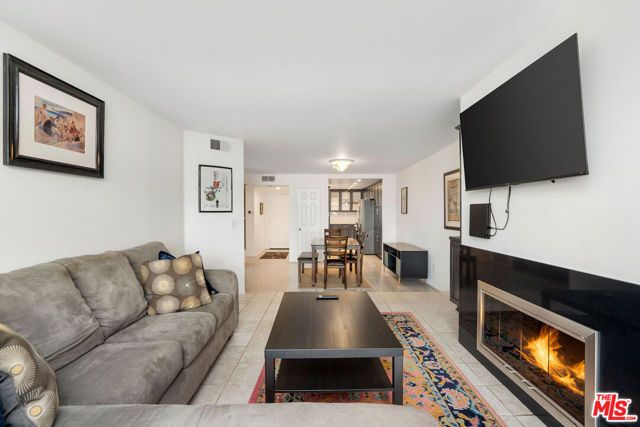 1942 Grace Avenue 217, Los Angeles, CA 90068