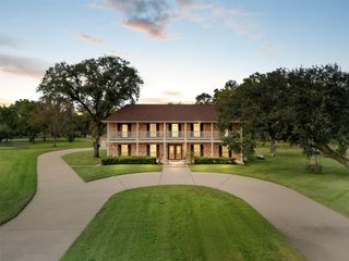 9300 Oakcrest Drive, Manvel, TX 77578