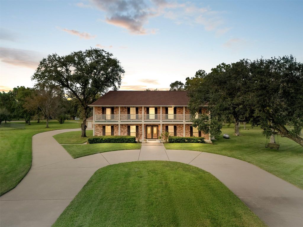 9300 Oakcrest Drive, Manvel, TX 77578