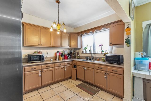 1244 W Martin Luther King Jr, Los Angeles, CA 90037