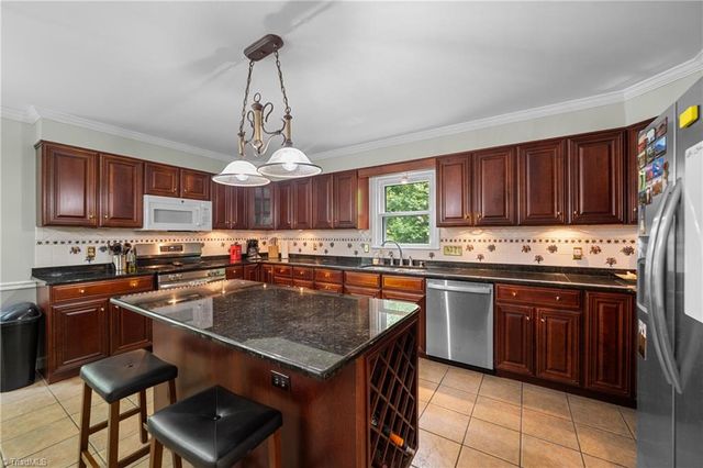 4820 Bent Ridge Lane, Clemmons, NC 27012