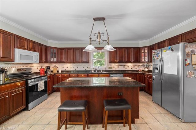 4820 Bent Ridge Lane, Clemmons, NC 27012