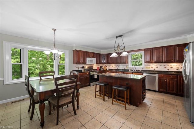 4820 Bent Ridge Lane, Clemmons, NC 27012