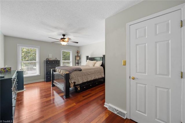 4820 Bent Ridge Lane, Clemmons, NC 27012