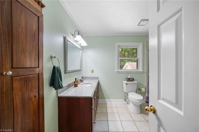 4820 Bent Ridge Lane, Clemmons, NC 27012