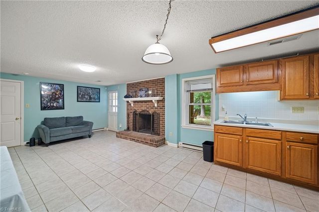 4820 Bent Ridge Lane, Clemmons, NC 27012