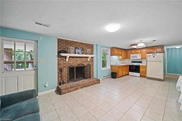 4820 Bent Ridge Lane, Clemmons, NC 27012