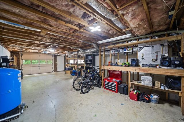 4820 Bent Ridge Lane, Clemmons, NC 27012