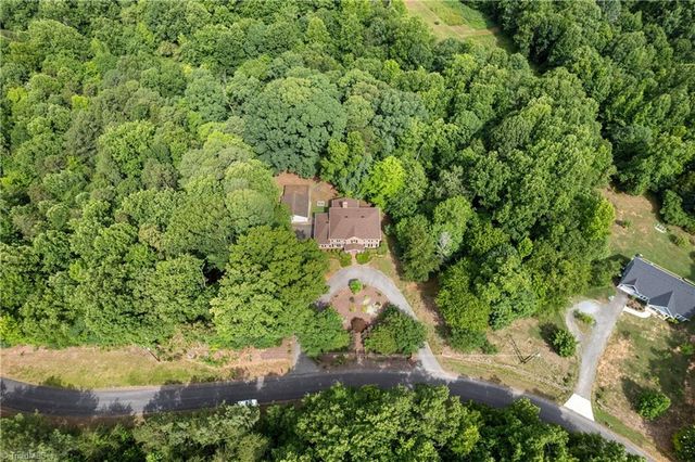 4820 Bent Ridge Lane, Clemmons, NC 27012