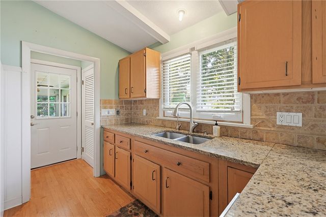32 Brookfarm Road, North Providence, RI 02904