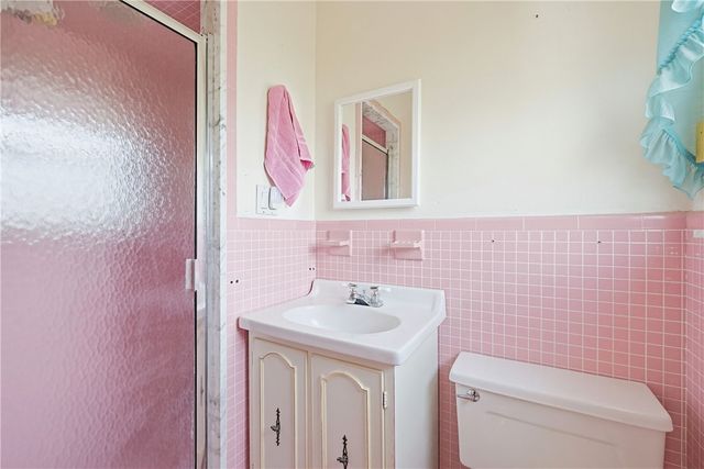 32 Brookfarm Road, North Providence, RI 02904