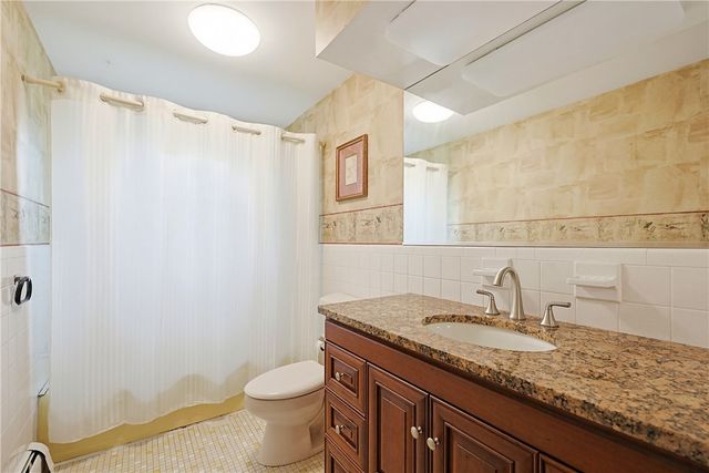 32 Brookfarm Road, North Providence, RI 02904