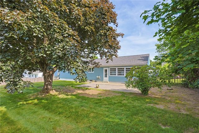32 Brookfarm Road, North Providence, RI 02904