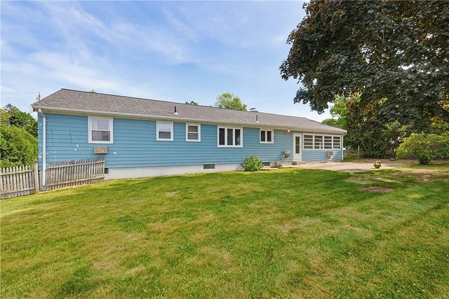 32 Brookfarm Road, North Providence, RI 02904