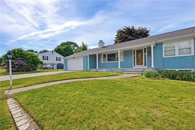 32 Brookfarm Road, North Providence, RI 02904