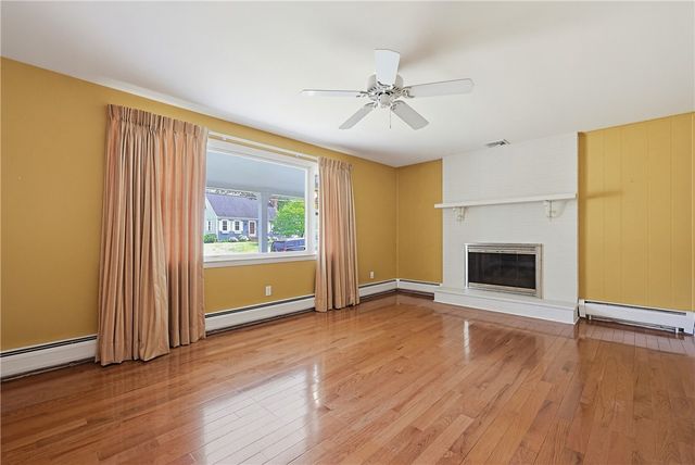 32 Brookfarm Road, North Providence, RI 02904