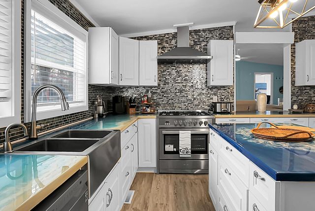 220 Albacore Road, Bonneau, SC 29431