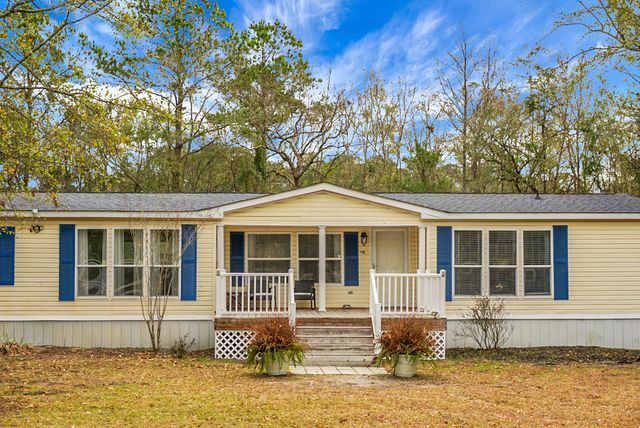 220 Albacore Road, Bonneau, SC 29431