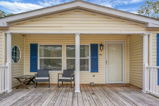 220 Albacore Road, Bonneau, SC 29431