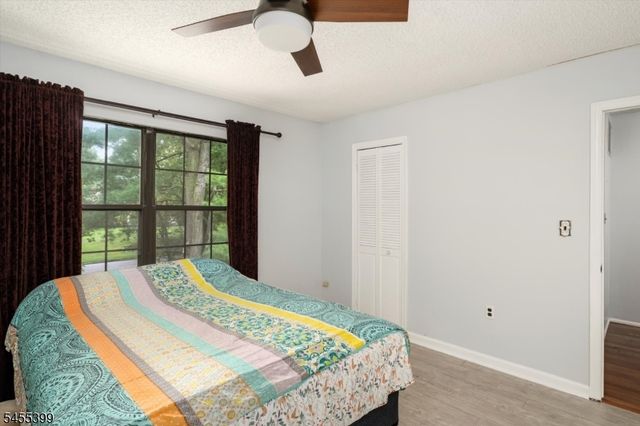 4 Pear Tree Ln, Franklin Twp., NJ 08823