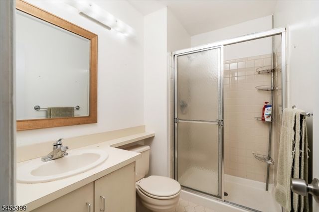 4 Pear Tree Ln, Franklin Twp., NJ 08823