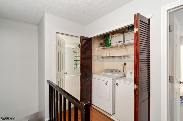 4 Pear Tree Ln, Franklin Twp., NJ 08823