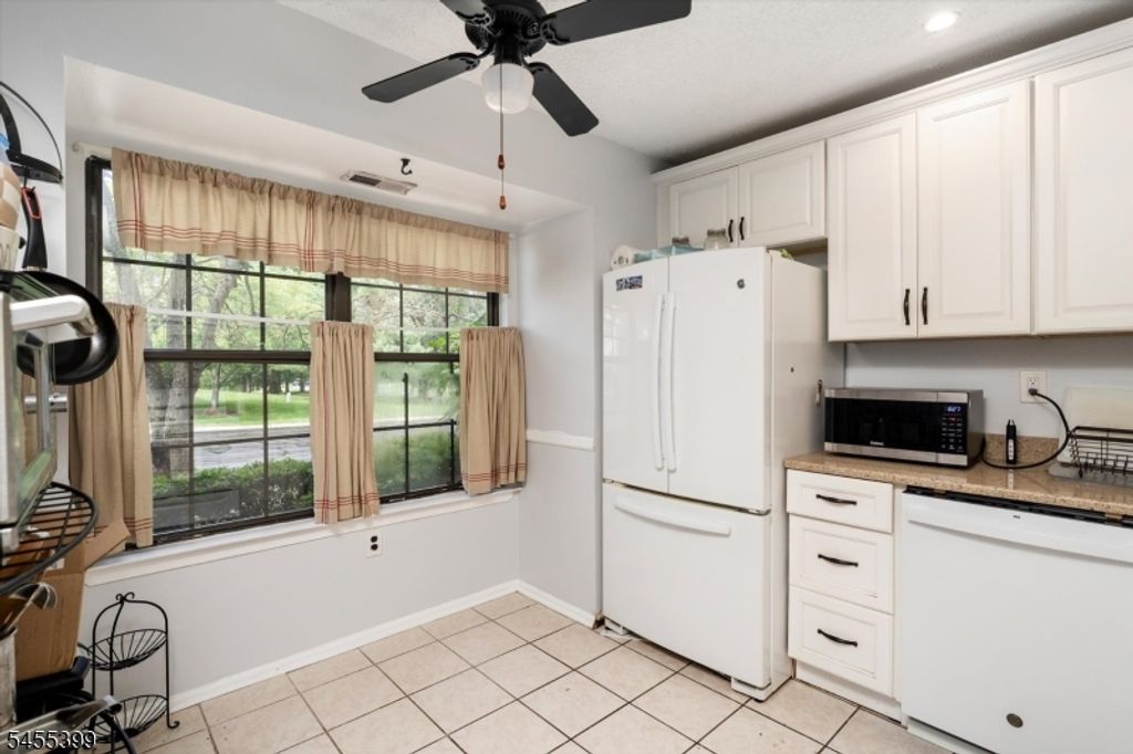 4 Pear Tree Ln, Franklin Twp., NJ 08823 — photo 5