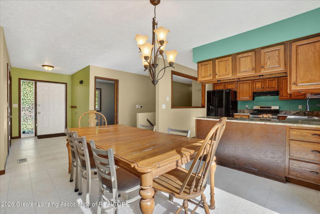 16871 Cynthia Lane, Haslett, MI 48840