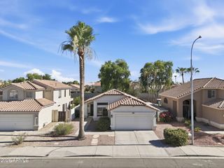 1327 W LARK Drive, Chandler, AZ 85286