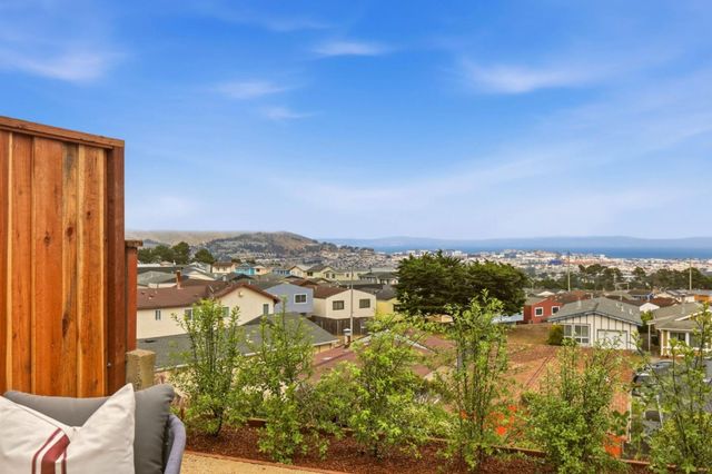 28 Camelot Court, Daly City, CA 94015