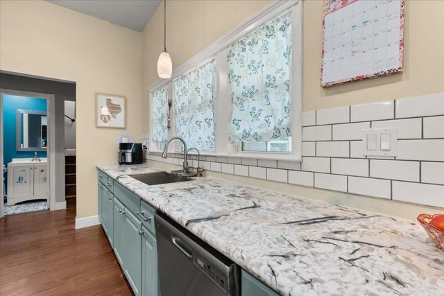122 County Road 5019, Cleveland, TX 77327