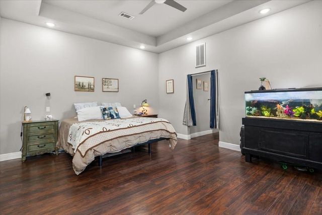 122 County Road 5019, Cleveland, TX 77327