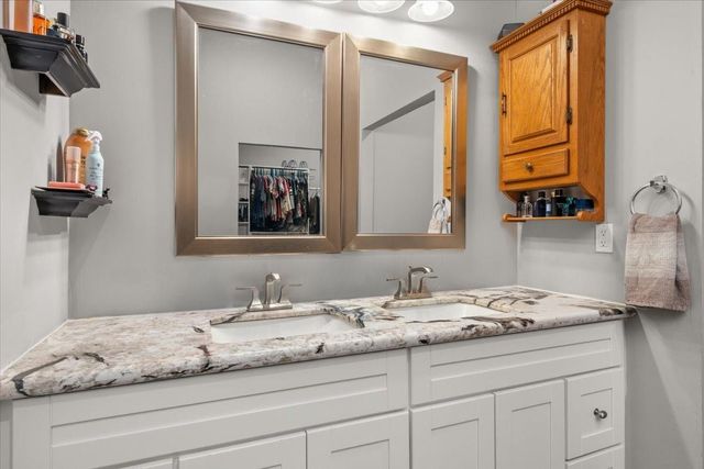 122 County Road 5019, Cleveland, TX 77327