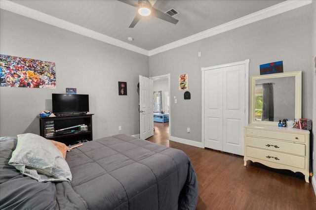 122 County Road 5019, Cleveland, TX 77327