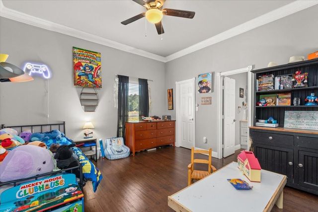 122 County Road 5019, Cleveland, TX 77327