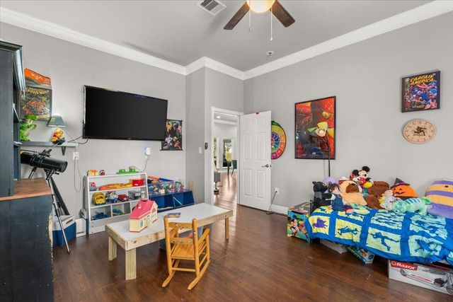 122 County Road 5019, Cleveland, TX 77327