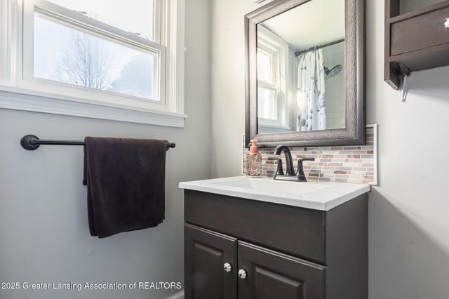 16653 Jerry Road, Lansing, MI 48906