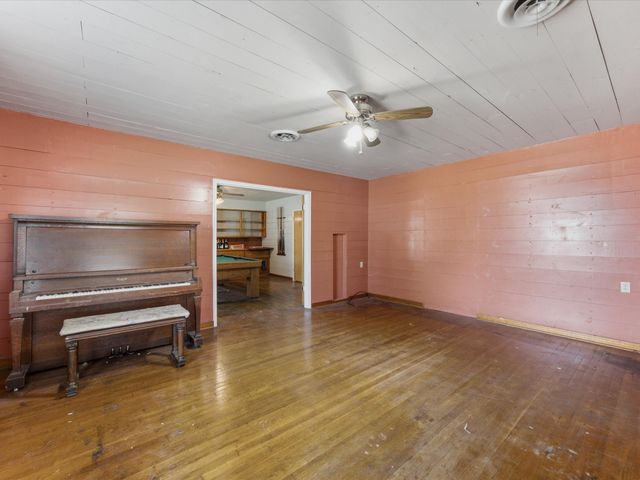 901 S College Avenue, Decatur, TX 76234