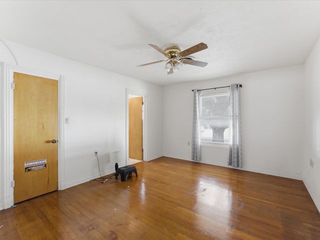 901 S College Avenue, Decatur, TX 76234